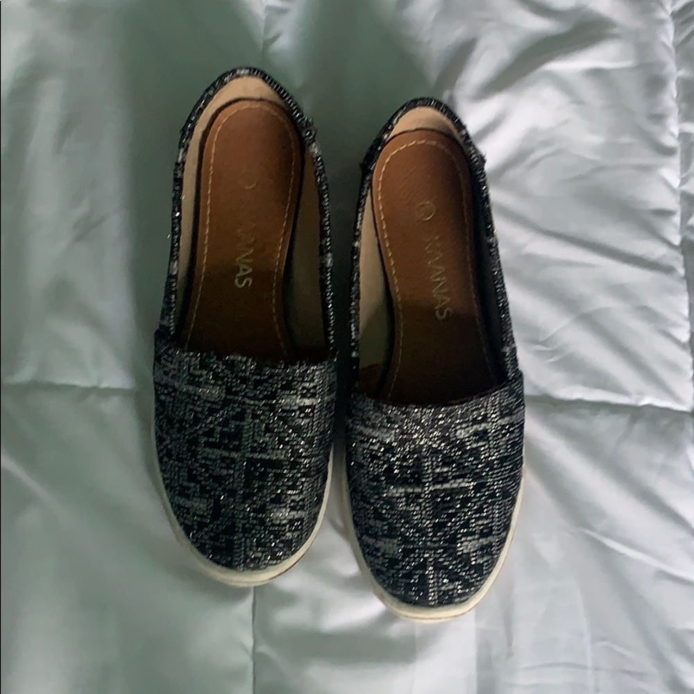 Kaanas Slip Ons